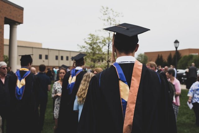 Ivy School Versus UK University Diplomas - Hey Congrats!
